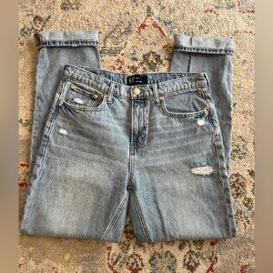 GAP Women’s Faded Blue Straight Jeans